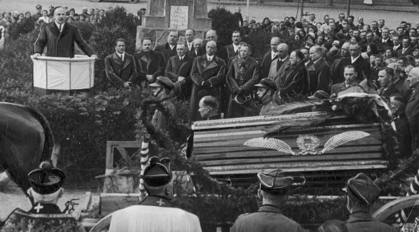  Uroczystości pogrzebowe Michała Drzymały w Miasteczku 29.04.1937 roku.  