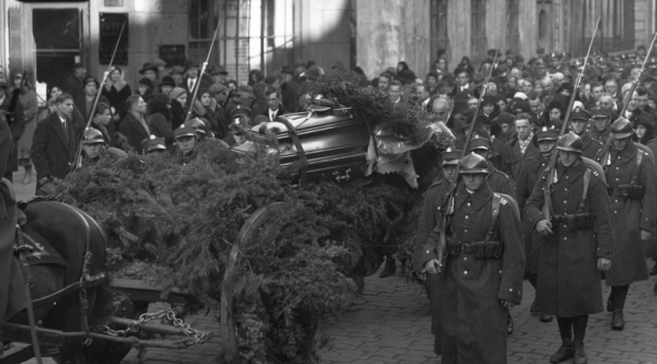  Pogrzeb Artura Oppmana w 1931 roku.  