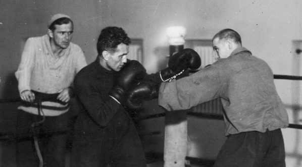  Obóz treningowy bokserów w Centralnym Instytucie Wychowania Fizycznego w Warszawie w listopadzie 1934 roku.  