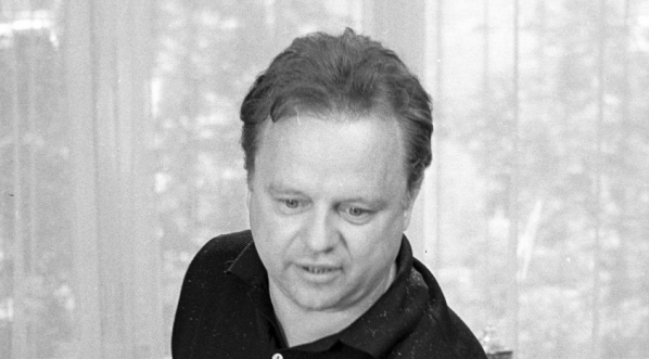  Reżyser Stanisław Bareja i aktor Jerzy Dobrowolski podczas realizacji filmu "Poszukiwany, poszukiwana" z 1972 roku.  