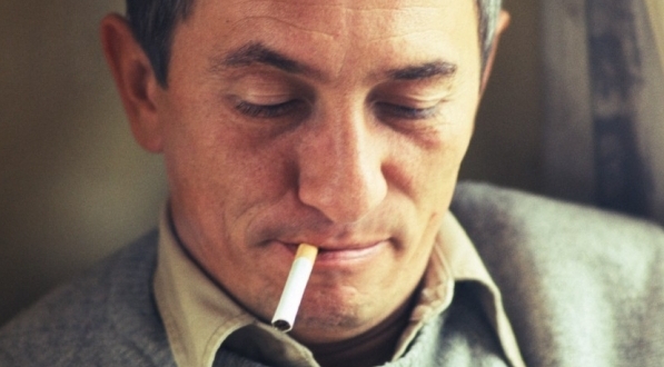  Jerzy Dobrowolski w trakcie realizacji filmu Marka Piwowskiego "Rejs" z 1970 roku.  