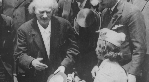  Kompozytor i pianista Ignacy Jan Paderewski podczas tournee po Stanach Zjednoczonych - pobyt w Nowy Jorku w 1932 roku.  