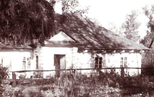  Dom rodzinny Józefa Ignacego Kraszewskiego w Dołhem.  