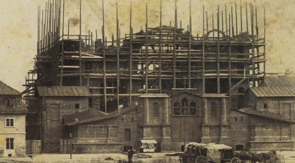  Budowa kościoła Wszystkich Świętych przy placu Grzybowskim w Warszawie w sierpniu 1867 roku.  