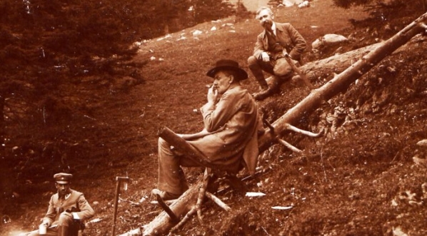  Stefan Żeromski na wycieczce górskiej w dolinie Małej Łąki w Tatrach 1916 r.  
