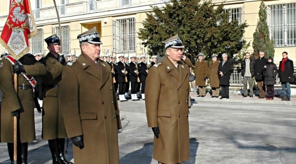  Uroczystość przekazania obowiązków szefa Sztabu Generalnego WP, Warszawa, dziedziniec Sztabu Generalnego WP,  27.02. 2006 r.  
