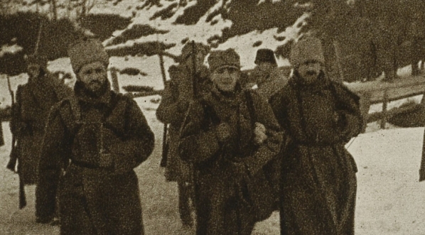  "Jeńcy rosyjscy" (prowadzeni przez żołnierzy II Brygady Legionów Polskich w Gorganach na Ukrainie).  