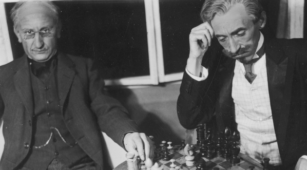  Przedstawienie "Dzika pszczoła" Ludwika Hieronima Morstina w Teatrze Miejskim w Wilnie w 1932 roku.  