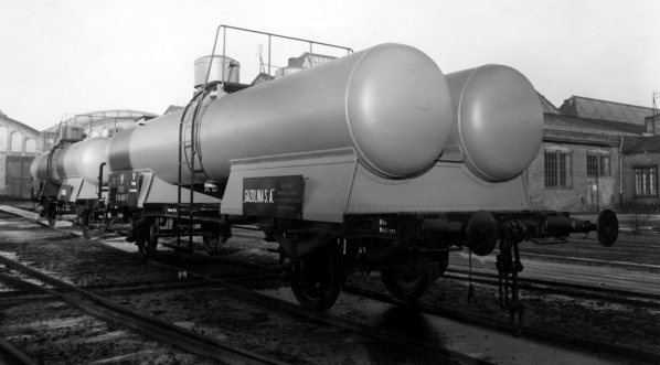  Towarzystwo Przemysłowe Zakładów Mechanicznych S.A. "Lilpop, Rau i Loewenstein" w Warszawie - cysterna wyprodukowana w zakładzie.  
