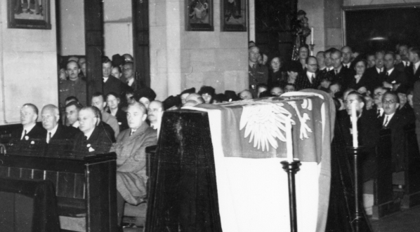  Nabożeństwo żałobne po śmierci gen. Władysława Sikorskiego, z udziałem najwyższych władz RP,   6.07.1943 roku.  
