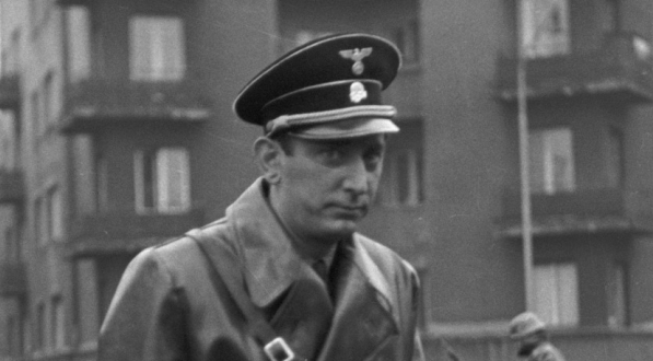  Gustaw Holoubek w filmie Leonarda Buczkowskiego "Czas przeszły" z 1961 roku.  