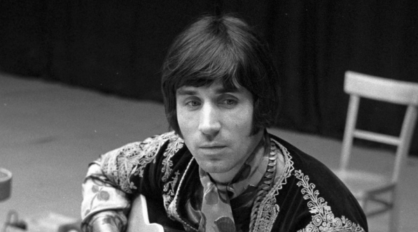  Czesław Niemen w trakcie kręcenia filmu Marka Piwowskiego "Sukces" z 1968 roku.  