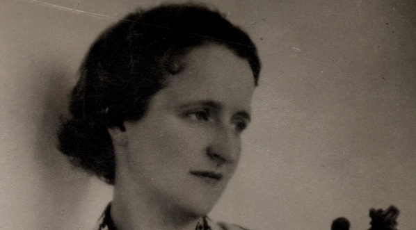  Henryk Schabenbeck: fotografia skrzypaczki w stroju ludowym  