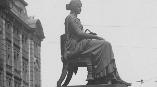  Pomnik Hygei w Poznaniu ufundowany przez hrabiego Edwarda Raczyńskiego.  