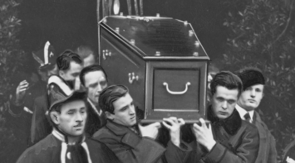  Pogrzeb artysty malarza Leona Wyczółkowskiego w Warszawie 29.12.1936 r.  