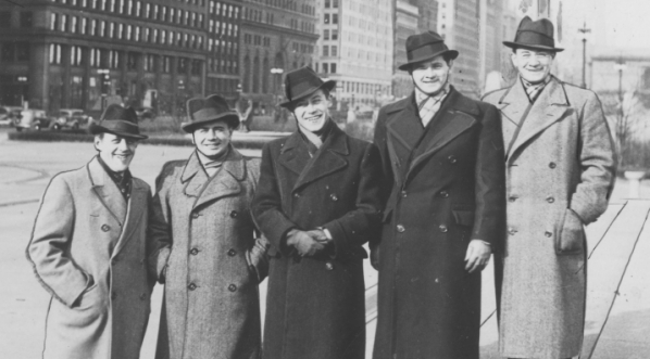  Chór Dana podczas tournee po Stanach Zjednoczonych w grudniu 1936 roku.  