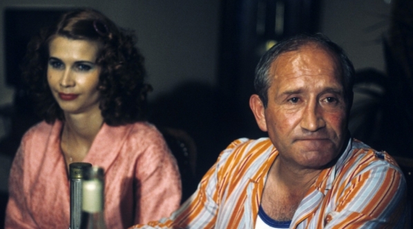  Grażyna Karin i Jan Himilsbach w filmie Antoniego Krauzego "Party przy świecach" z 1980 roku.  