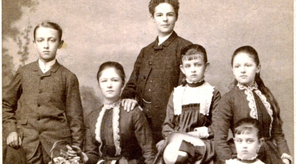  Portret zbiorowy dzieci z rodziny Krasińskich, Potockich, Raczyńskich i Zamoyskich.  