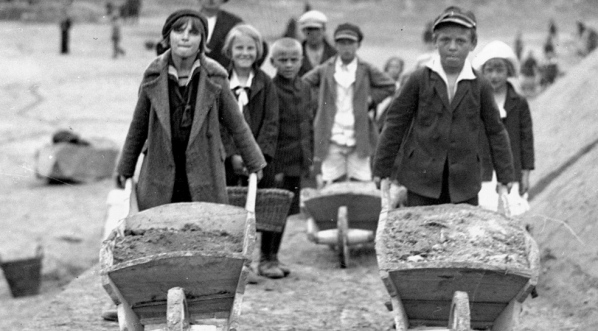  Budowa Kopca imienia marszałka Józefa Piłsudskiego na Sowińcu w Krakowie w maju 1935 r. (4)  