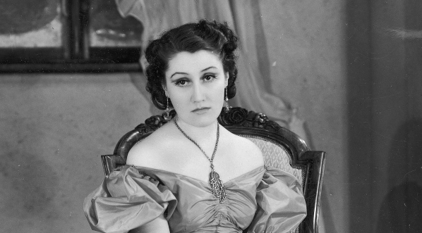  Przedstawienie „Dziewczyna z lasu” Jerzego Szaniawskiego w Teatrze Ateneum w Warszawie w 1939 roku.  