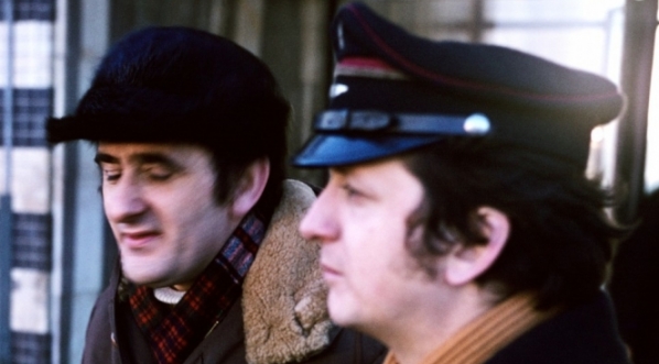  Reżyser Henryk Kluba i aktor Feridun Erol  na planie filmu "5 i 1/2 Bladego Józka" z 1971 roku.  