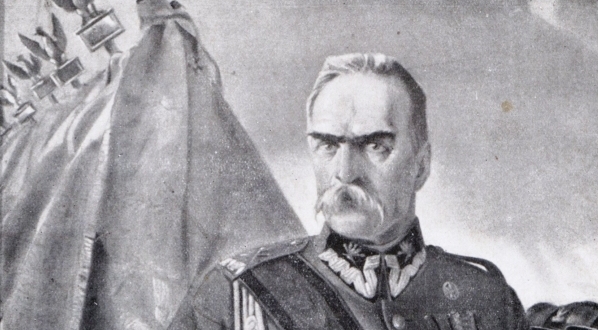  "Józef Piłsudski - pierwszy marszałek Polski".  