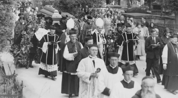  Pogrzeb profesora Władysława Leopolda Jaworskiego w Krakowie w 1930 roku.  