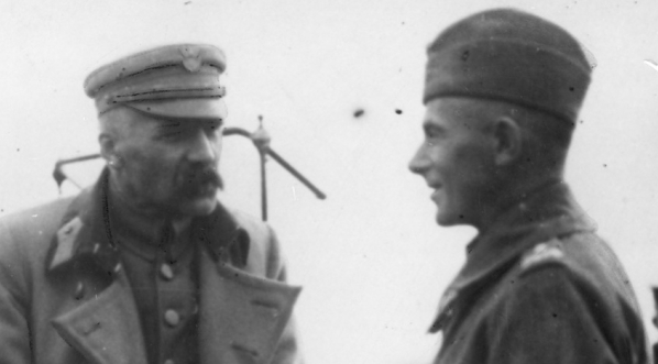  Wojna polsko-radziecka. Józef Piłsudski w rozmowie z generałem Edwardem Śmigłym-Rydzem.  