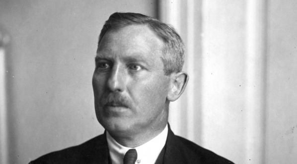  Paweł Romocki, minister komunikacji. Fotografia portretowa.  