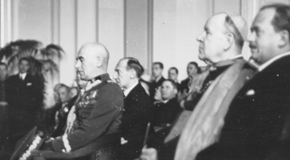  Uroczystość nadania tytułu doktora honoris causa Politechniki Warszawskiej marszałkowi Edwardowi Rydzowi-Śmigłemu w listopadzie 1938 roku.  