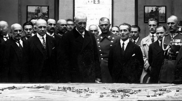  Wizyta prezydenta RP Ignacego Mościckiego na Powszechnej Wystawie Krajowej w Poznaniu w maju 1929 roku.  