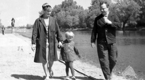  Stanisław Bareja wraz z żoną Hanną Kotkowską-Bareją w 1960 roku.  