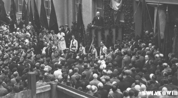  Uroczystości w Warszawie w 25 rocznicę stracenia działacza niepodległościowego i socjalistycznego Stefana Okrzei, 27.07.1930 r.  