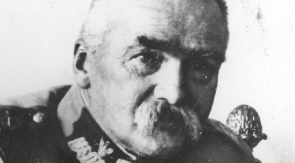  Józef Piłsudski, marszałek Polski. Fotografia portretowa. (1926 - 1935 r.)  