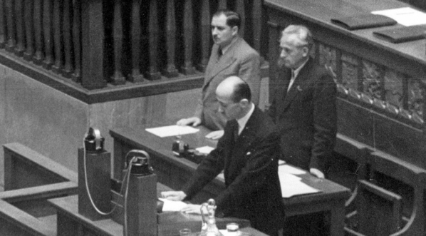  Nadzwyczajne posiedzenie Sejmu w sprawie samowolnego przeniesienia przez kardynała Adama Sapiehę trumny ze zwłokami Józefa Piłsudskiego 20.07. 1937 r.  