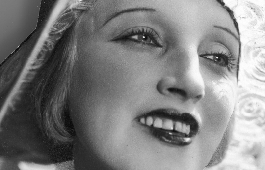  Hanka Ordonówna, piosenkarka, tancerka, aktorka filmowa i kabaretowa.  