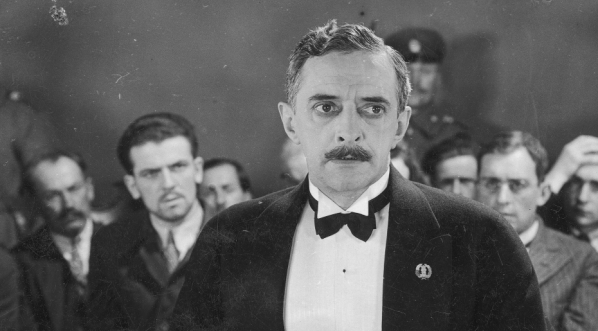  Film "Dziesięciu z Pawiaka" z 1931 roku.  