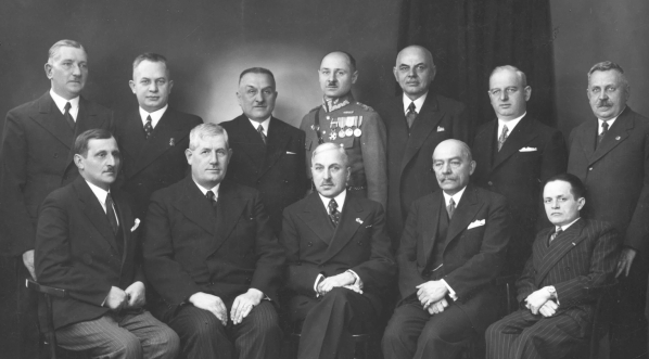  Członkowie Zarządu Głównego Związku byłych Uczestników Wojskowej Straży Kolejowej.  