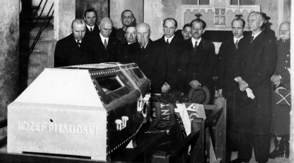  Uczczenie pamięci marszałka Polski Józefa Piłsudskiego w Krakowie w październiku 1935 r.  