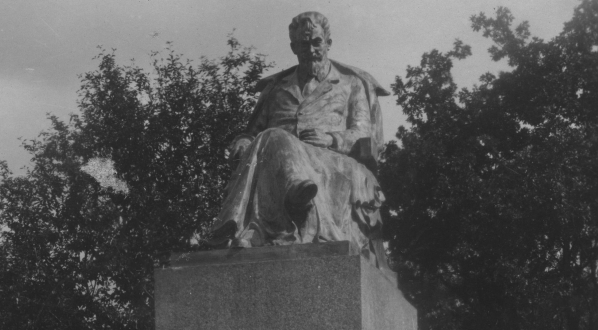  Pomnik Jana Kasprowicza w Inowrocławiu.  