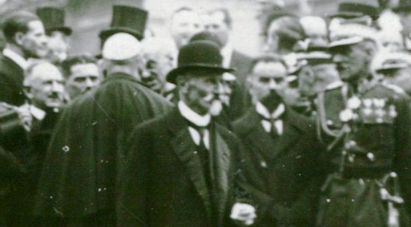  Defilada 40 Pułku Piechoty Dzieci Lwowskich podczas wizyty prezydenta Stanisława Wojciechowskiego we Lwowie 6.09.1924 r.  