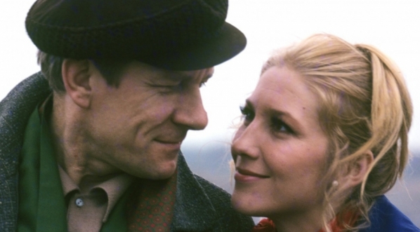  Zbigniew Józefowicz i Emilia Krakowska w filmie Zygmunta  Hübnera "Seksolatki" z 1971 roku.  