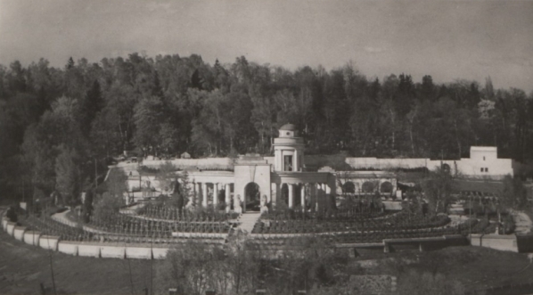  Lwów, cmentarz Obrońców Lwowa, widok ogólny. (fot. Adam Lenkiewicz)  