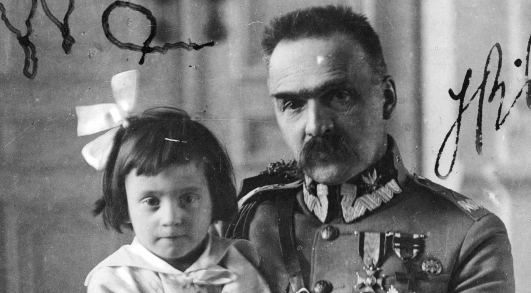  Józef Piłsudski, marszałek Polski z córką Wandą.  