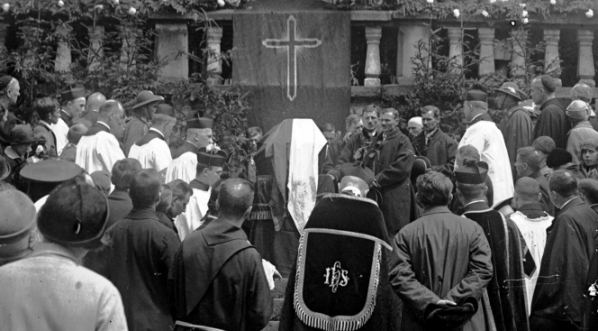  Pogrzeb Jana Kasprowicza w Zakopanem w sierpniu 1926 roku. .  