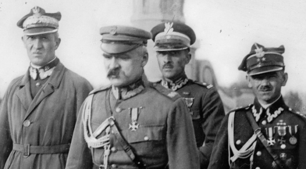  Marszałek Józef Piłsudski w dniu przewrotu majowego na moście Poniatowskiego w Warszawie 12.05.1926 r.  