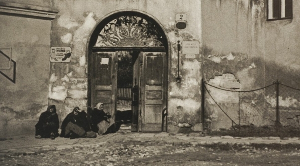  Lwów, wejście do kościoła i klasztoru PP. Benedyktynek. (fot. Adam Lenkiewicz)  