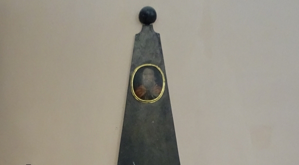  Pomnik wzniesiony w XVIII wieku na pamiątkę fundatora w Bazylice Grobu Bożego w Miechowie.  