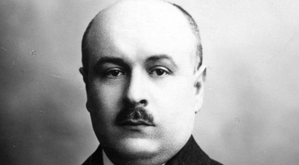  Antoni Rybarski, radca w Wydziale Archiwów Państwowych w Departamencie Wyznań Ministerstwa Wyznań Religijnych i Oświecenia Publicznego. Fotografia portretowa. (1925 r.)  