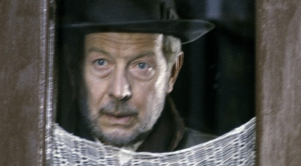  Władysław Kowalski w filmie Janusza Kijowskiego "Warszawa. Rok 5703"  z 1992 roku.  